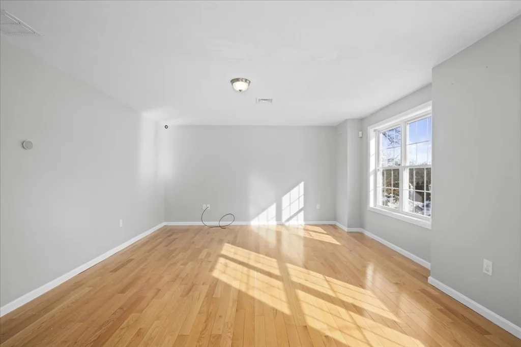 16 Third St, Worcester