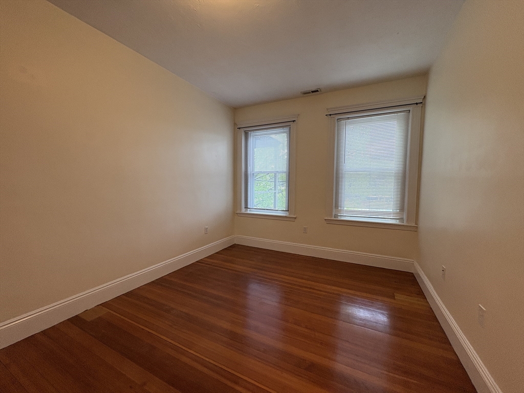 191 Winthrop Rd, Brookline