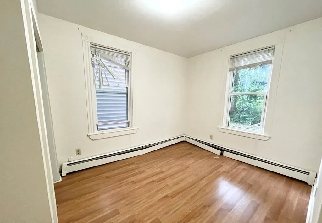 52 Delle Ave, Mission Hill