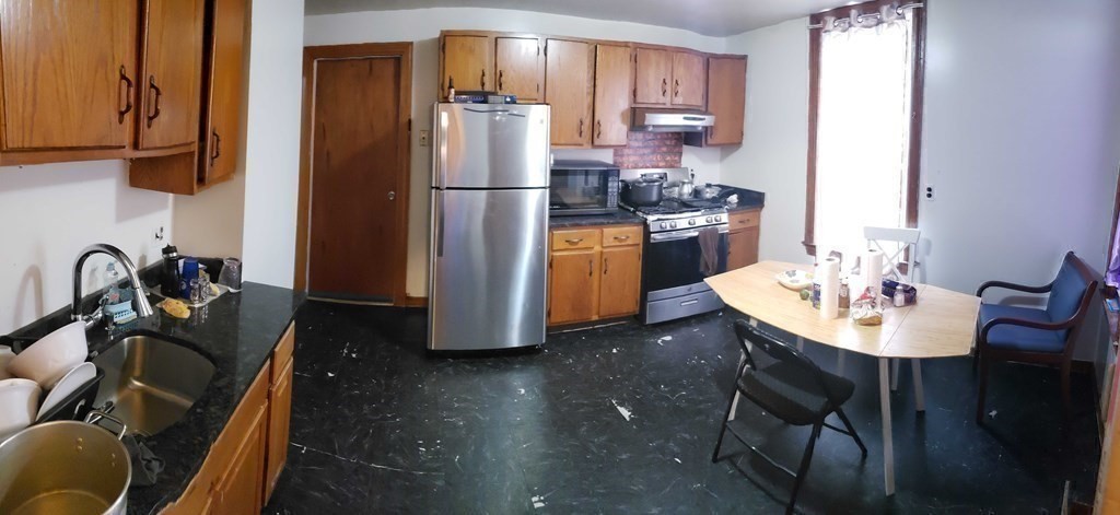 139 Lowell St, South Side