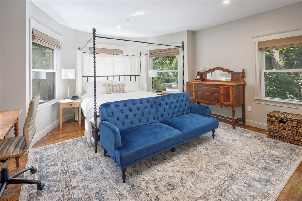 44 Winslow Rd, Brookline