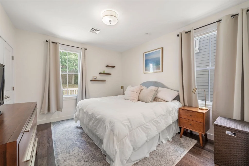 213 E Eagle St, East Boston
