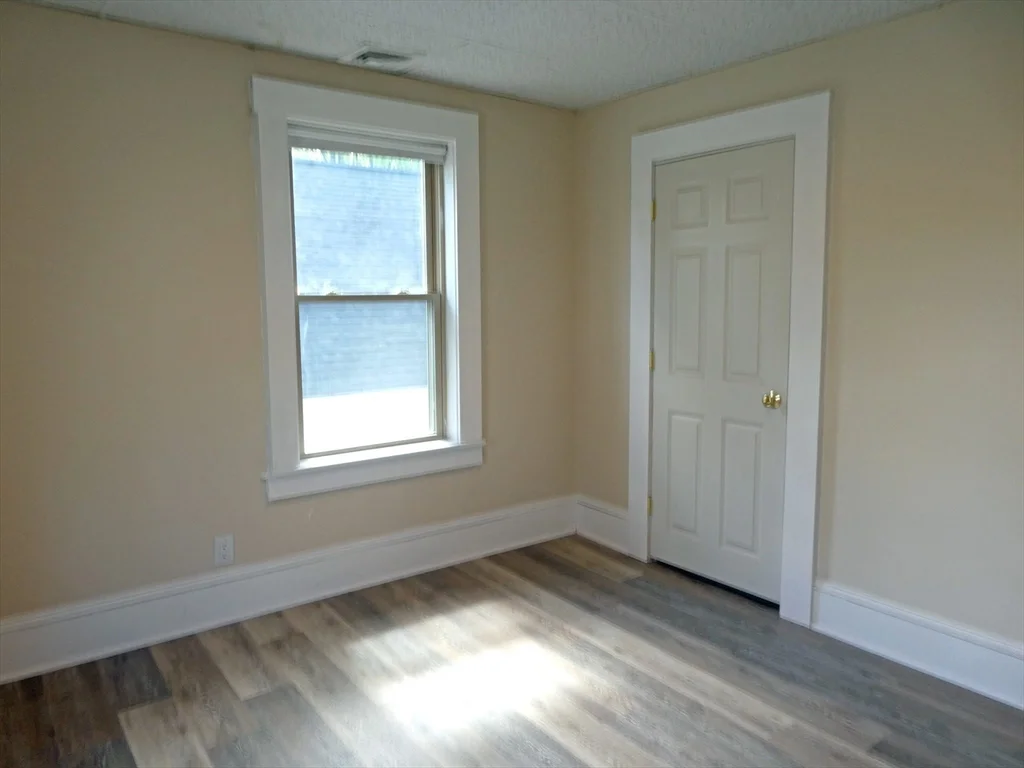 14 Elm St, Middleboro