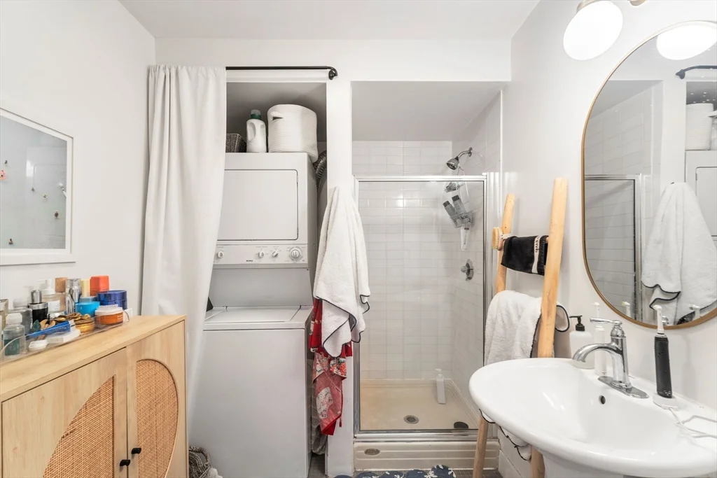 453 Washington St, Midtown