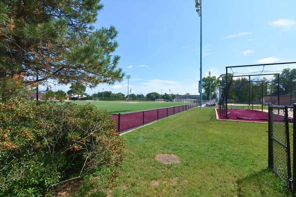 350 King St, Springfield