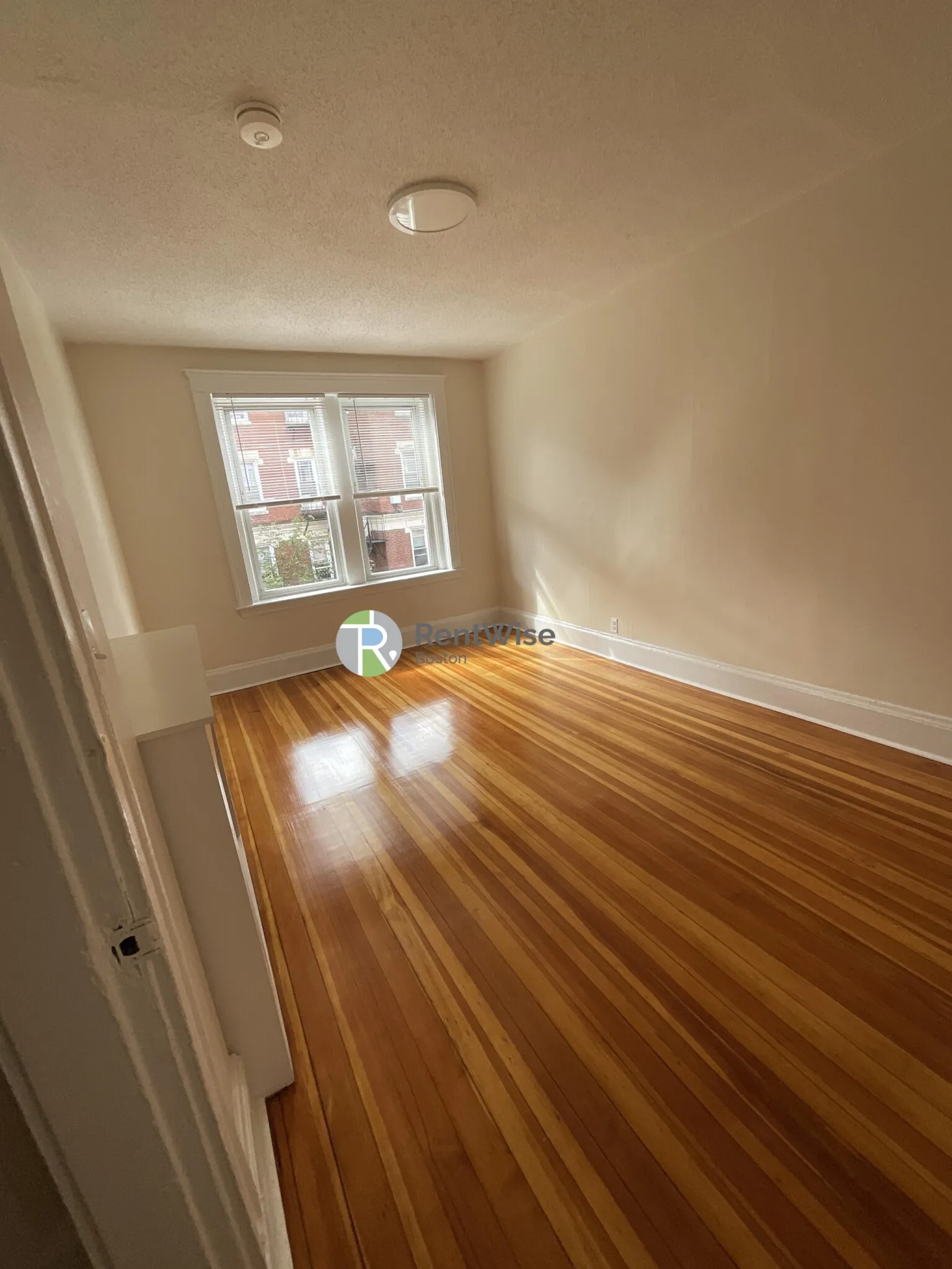 6 Barrows St, Allston