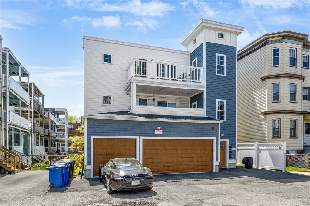 8 W Bellflower St, Dorchester