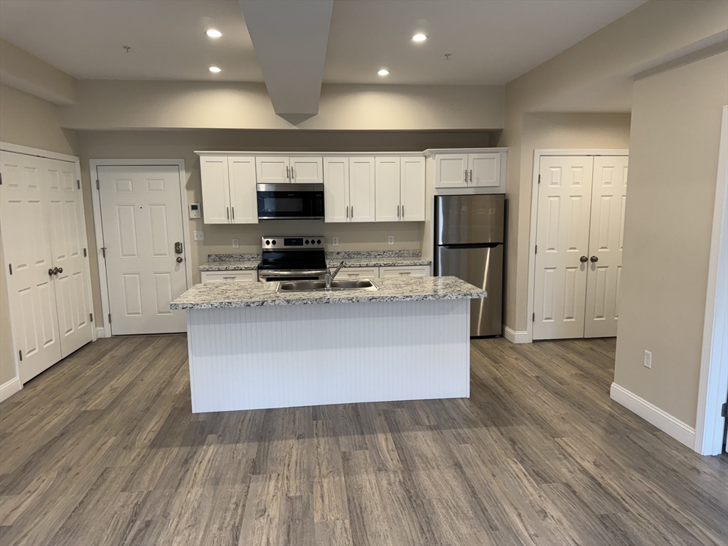 275 Broadway, Methuen