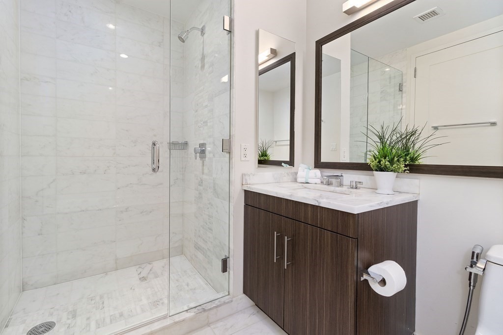 580 Washington St, Downtown