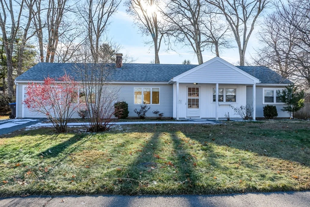 10 Spring Valley Rd, Natick