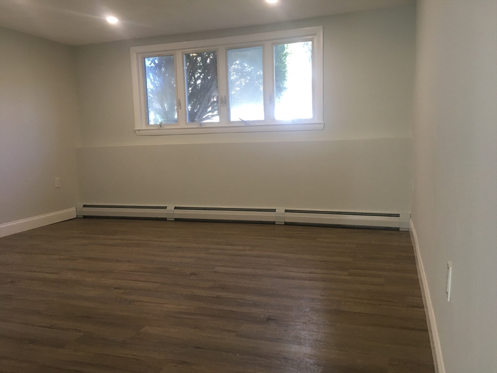 33 Bristow St, Saugus