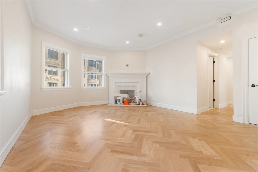 1396 Beacon St, Coolidge Corner