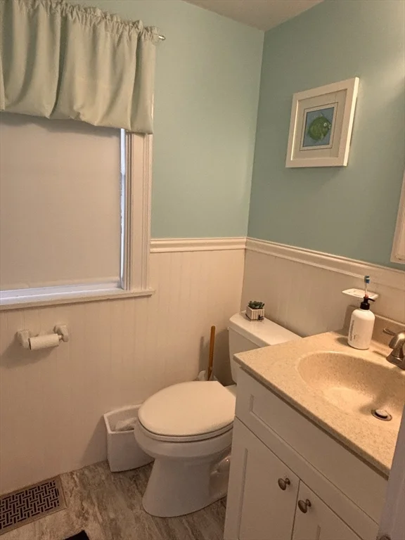 19 Bay Ave Winter Rental, Marshfield