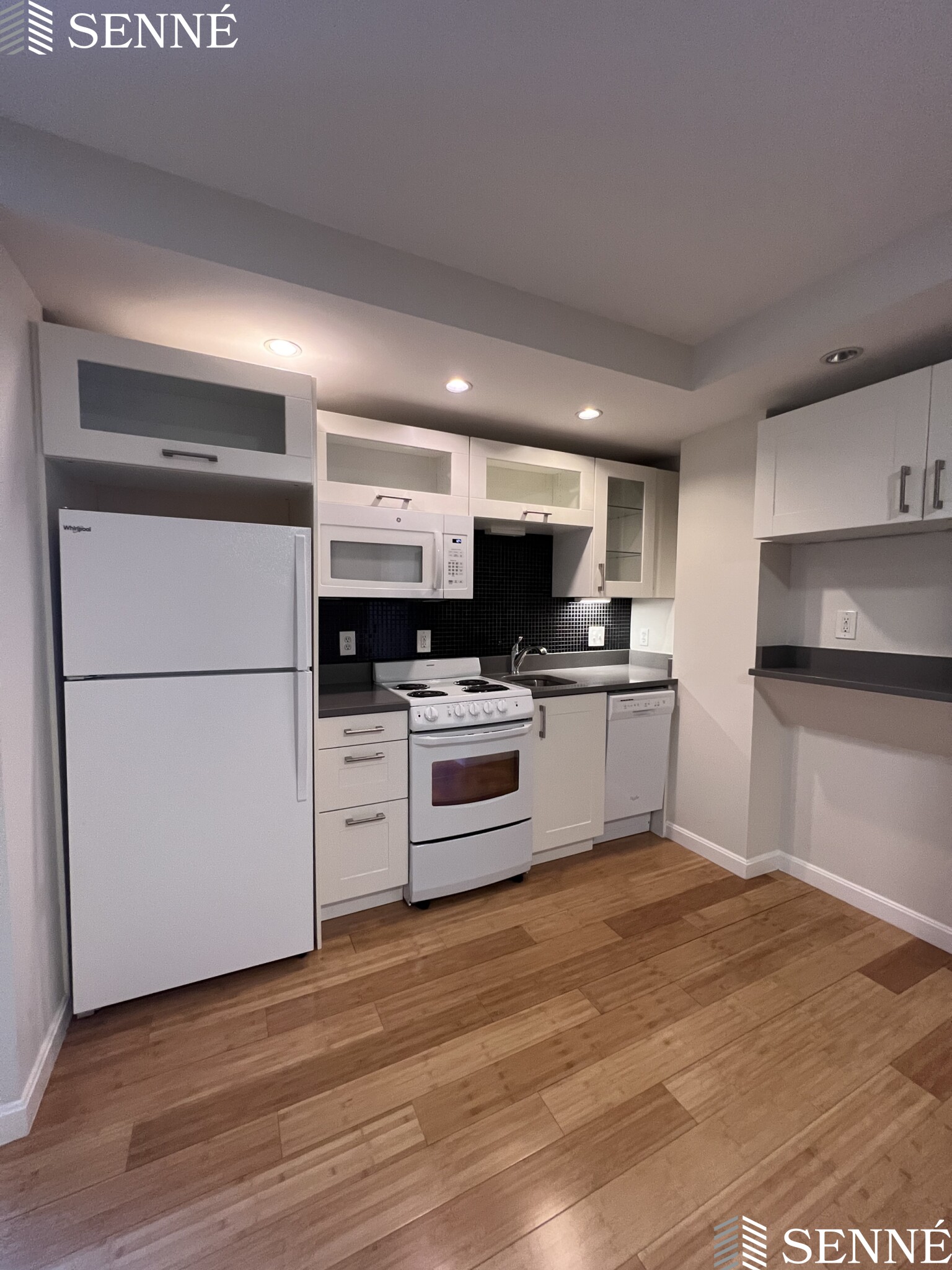 1008 Massachusetts Ave, Riverside