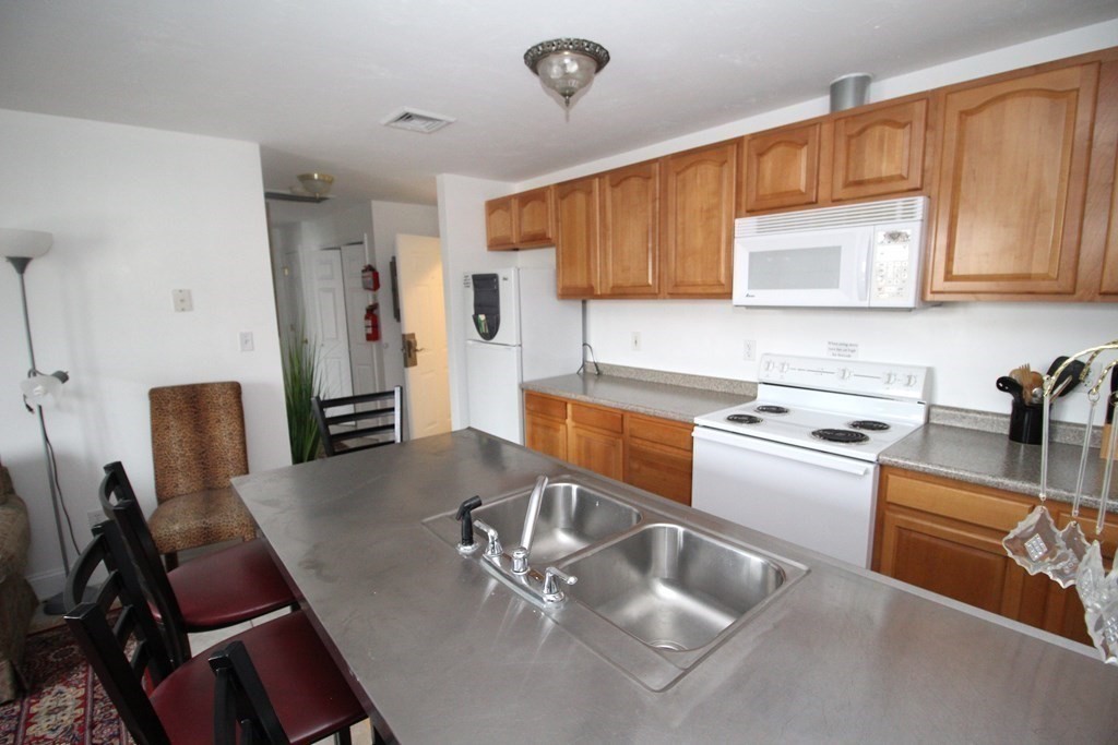 147 North St, Barnstable