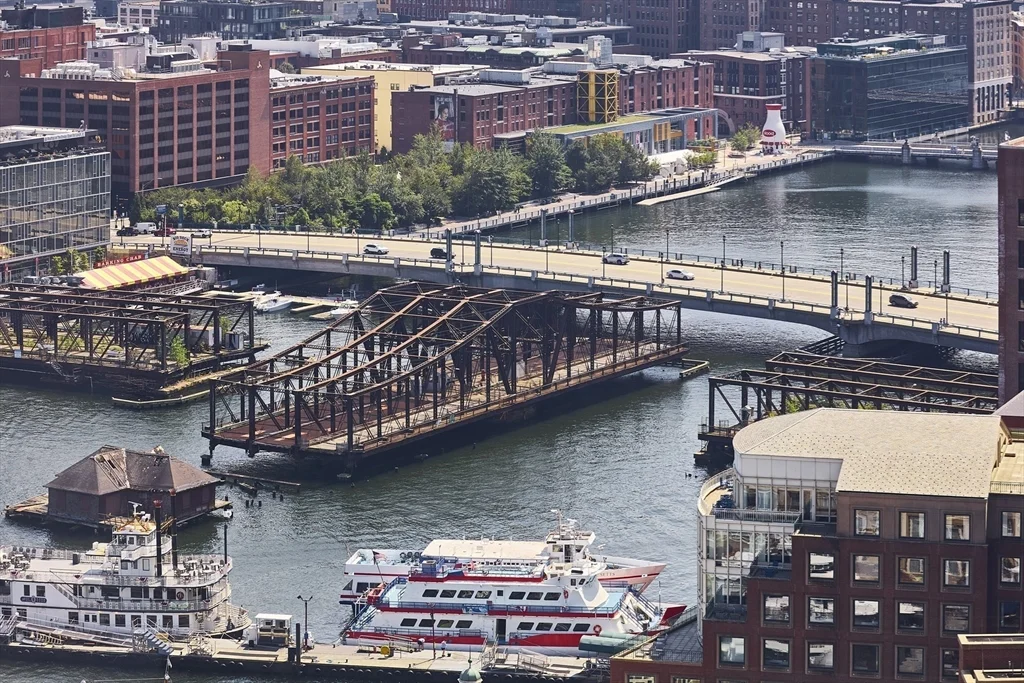 85 East India Row, Waterfront