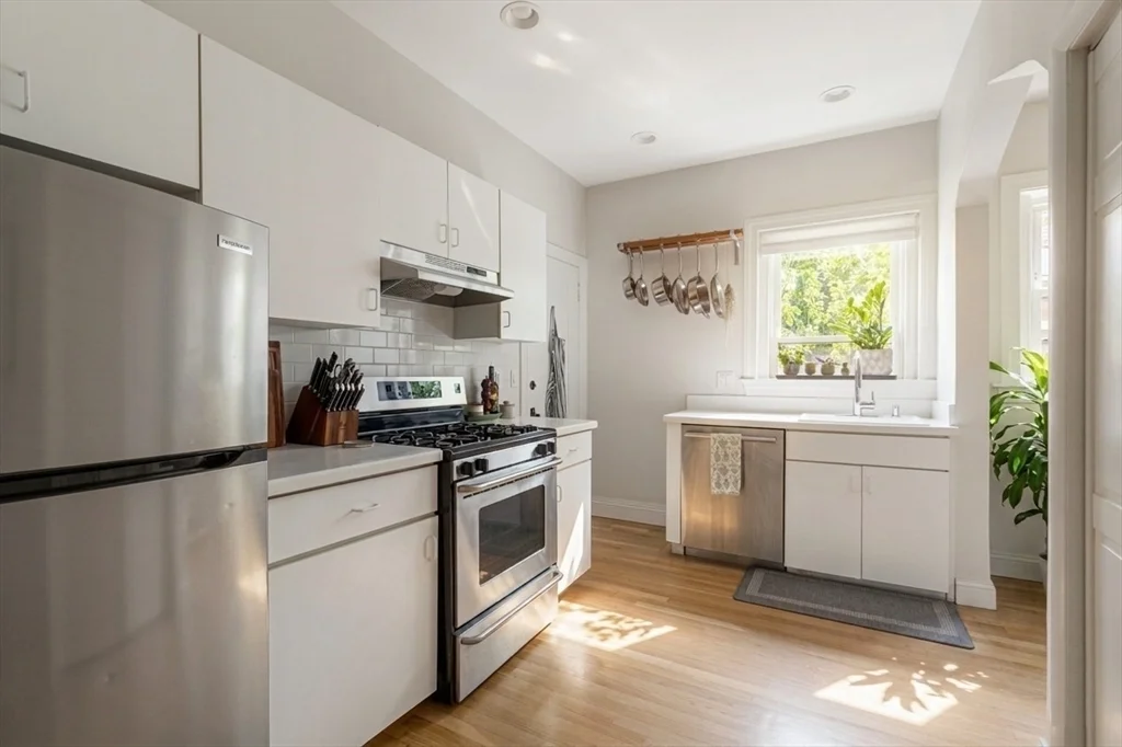 176 Naples Rd, Coolidge Corner