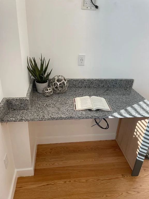 64 Market, Lynn