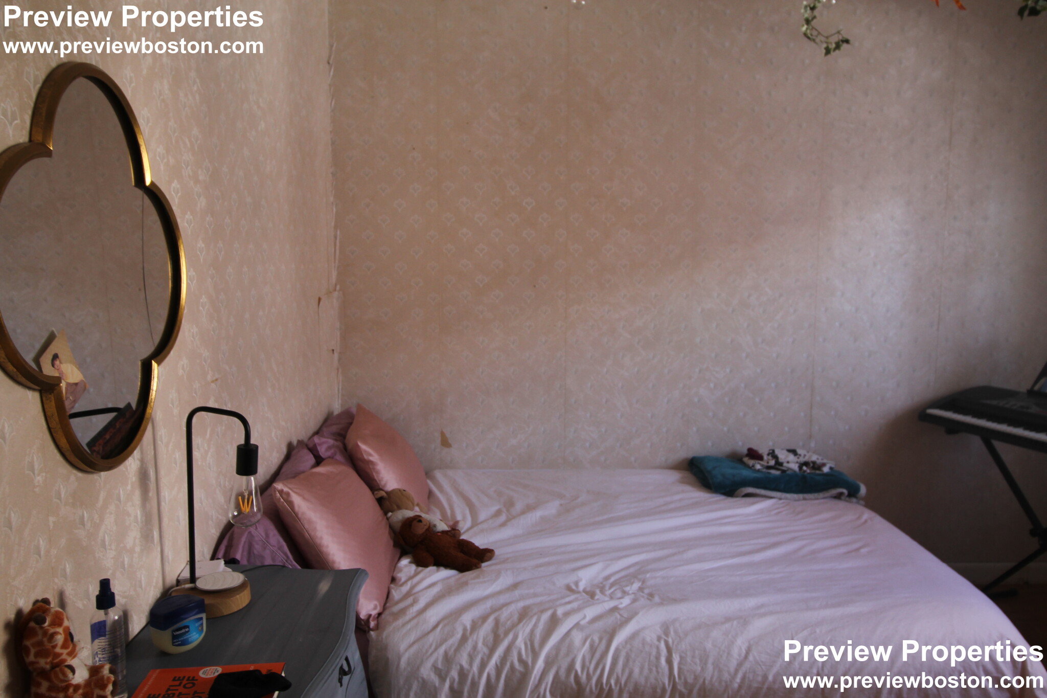 178 Lake Shore Rd, Oak Square