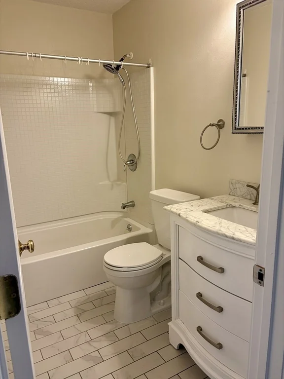3 Dailey St, Attleboro