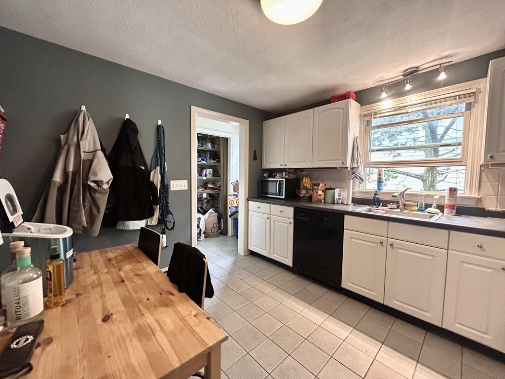 88 Sylvia St, Arlington