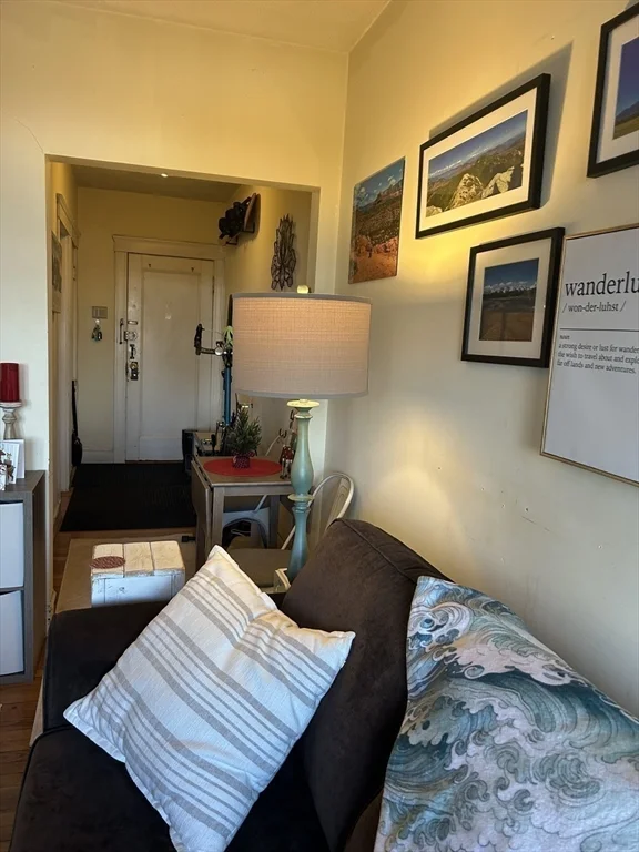 2039 Commonwealth Ave, Brighton