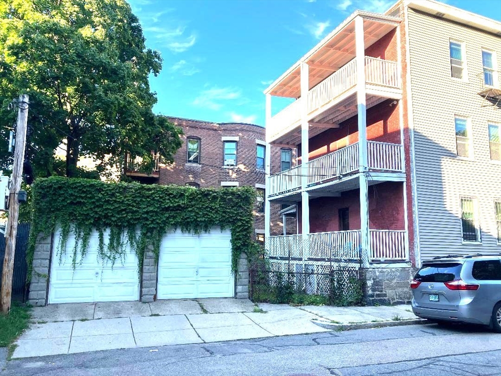 17 Carmel St, Mission Hill