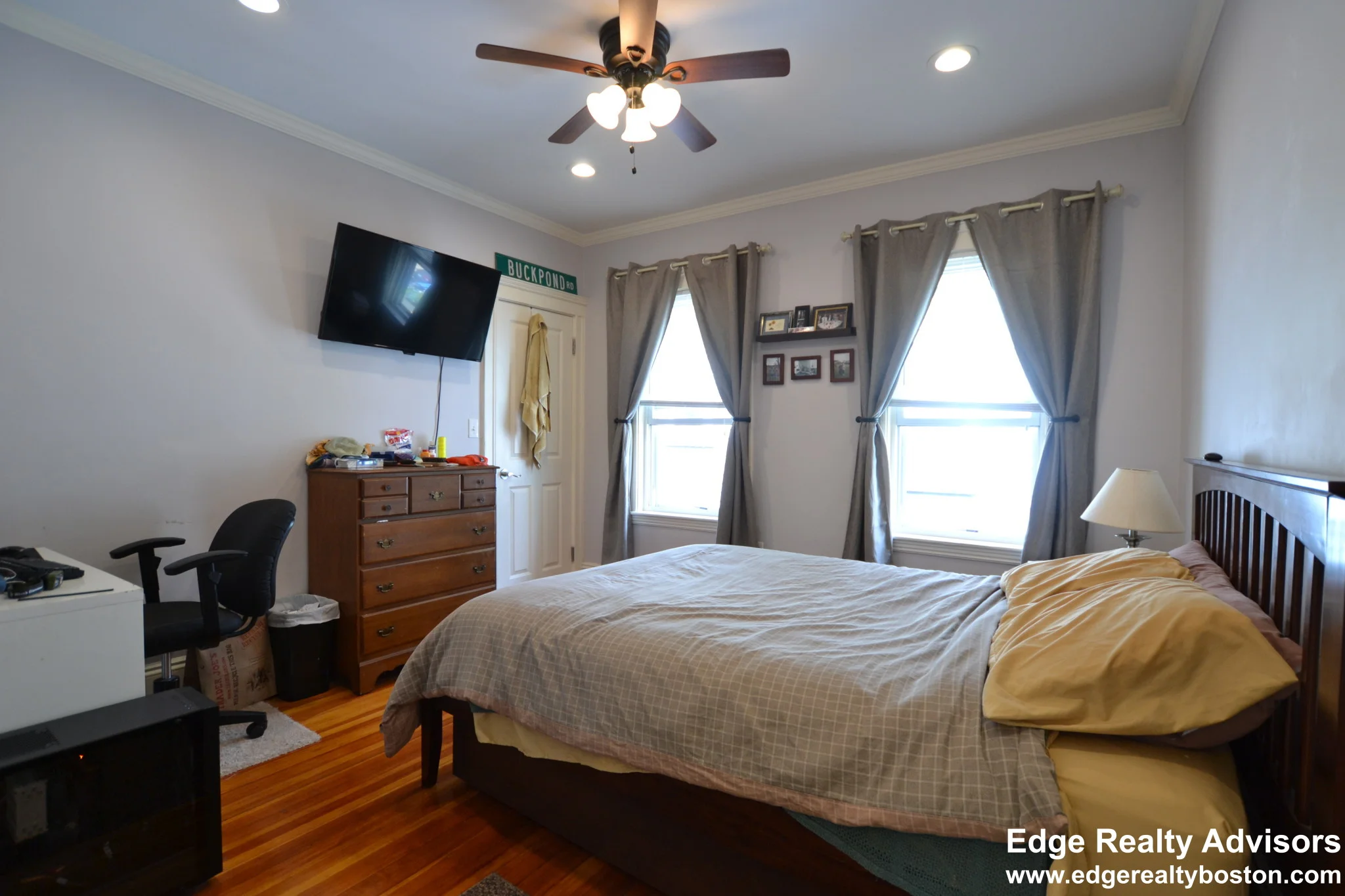 58 Tremont St, Oak Square