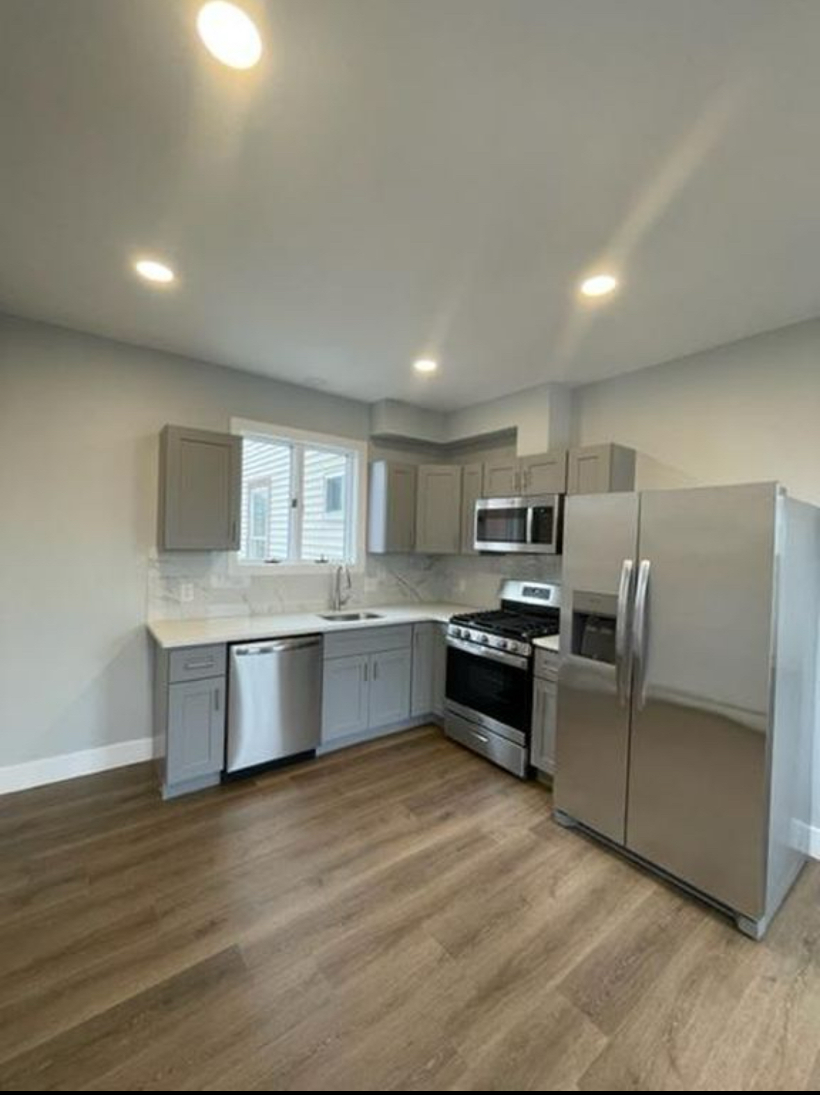 11 Pearl Ter, East Somerville