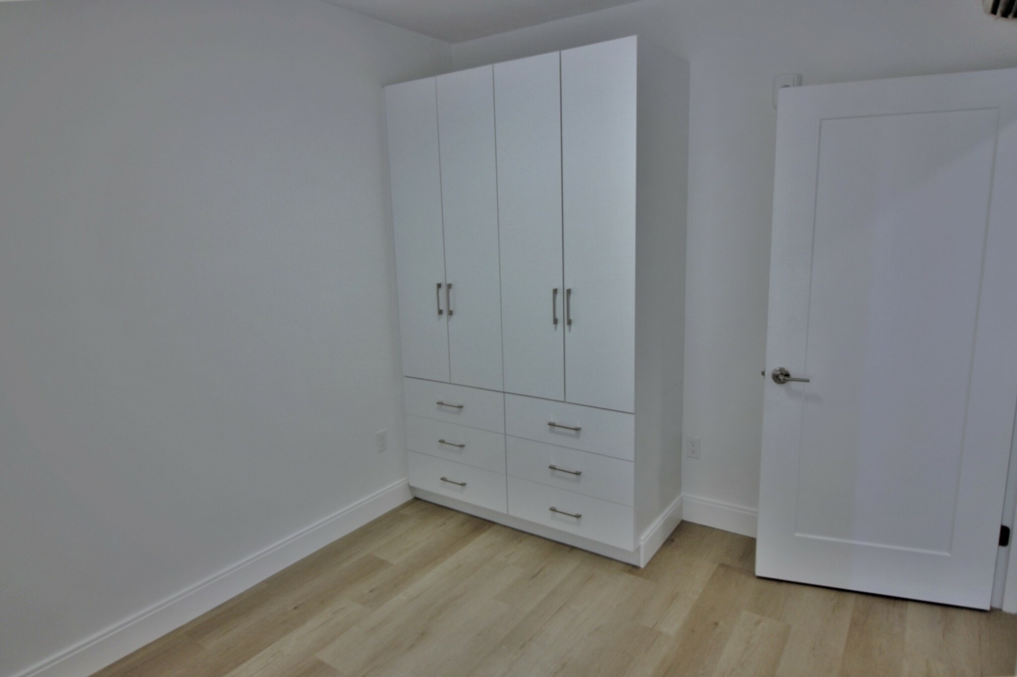 1 Newcomb St, Roxbury