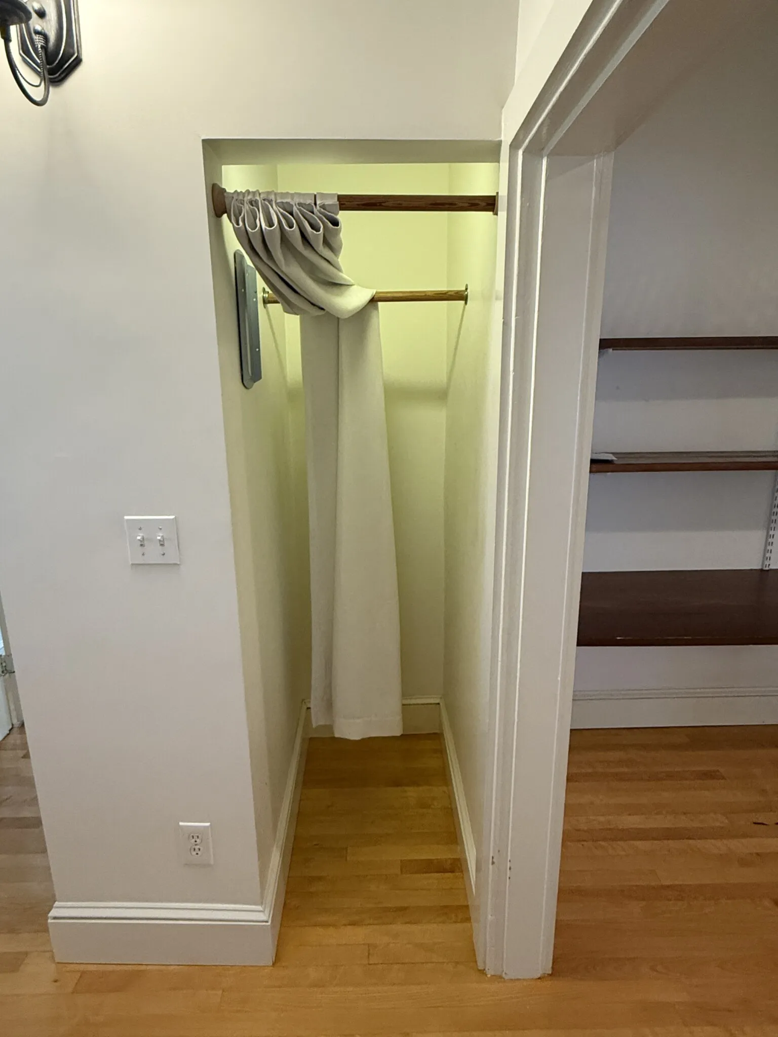 27 Holton St, West Somerville