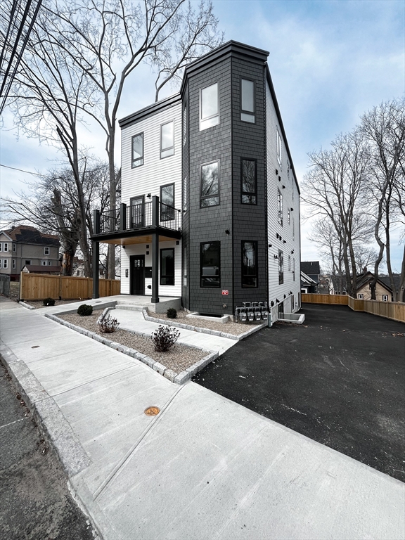 22 Mount Bowdoin Ter, Dorchester