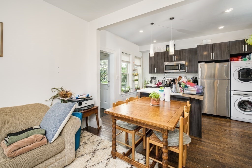 112 Glen St, East Somerville