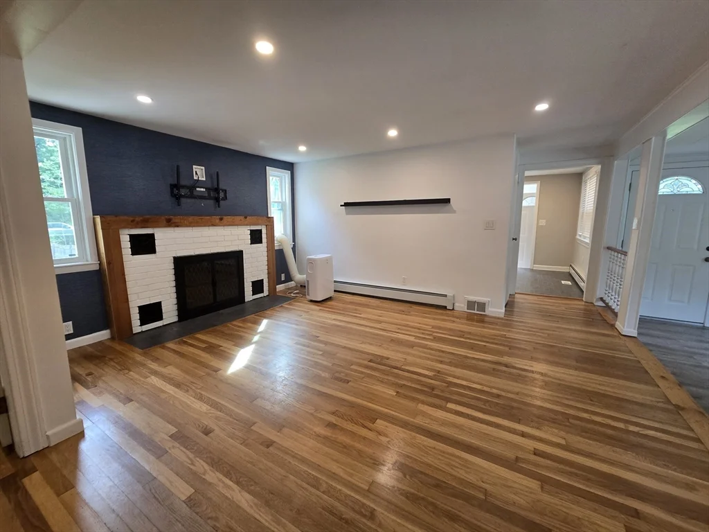 399 Shawsheen Ave, Wilmington