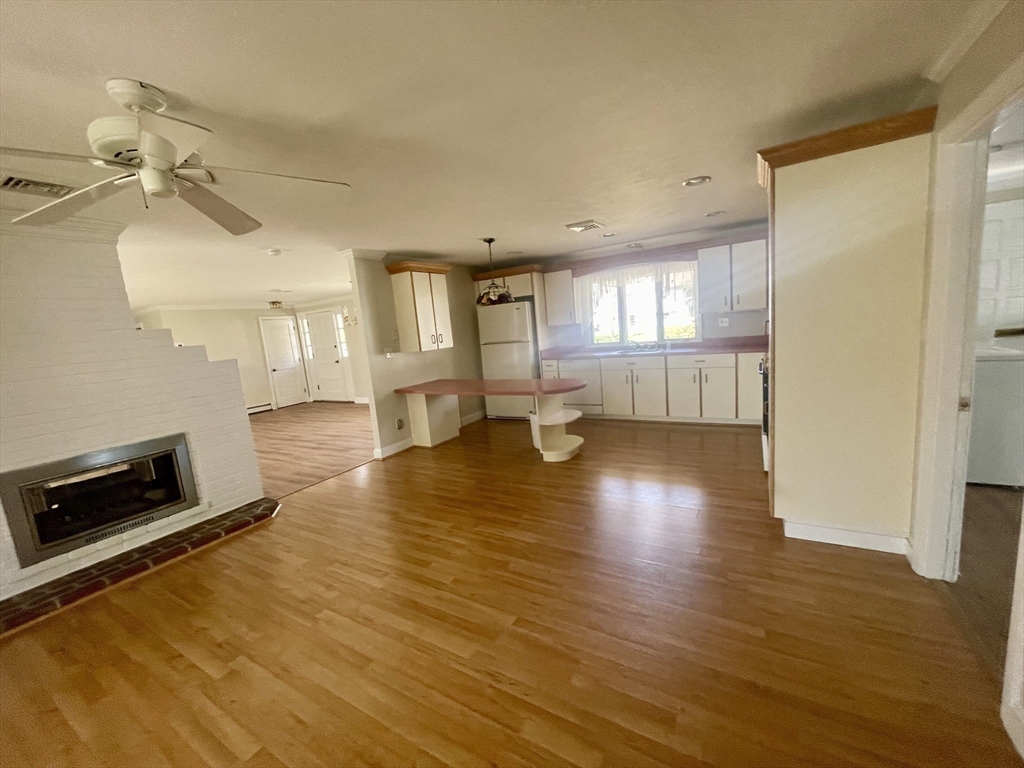 10 Pinegrove, Hingham