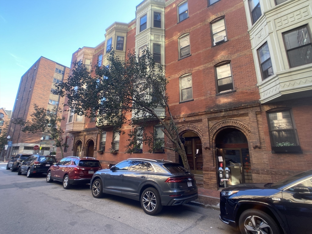 15 Garrison St, Back Bay