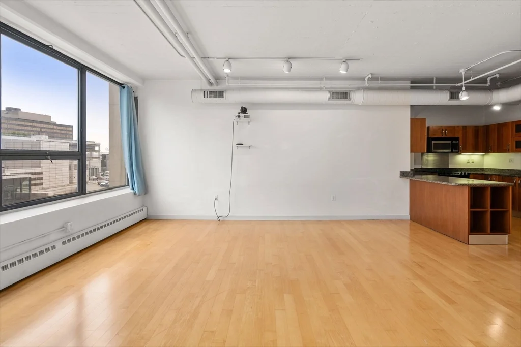 210 South St, Leather District