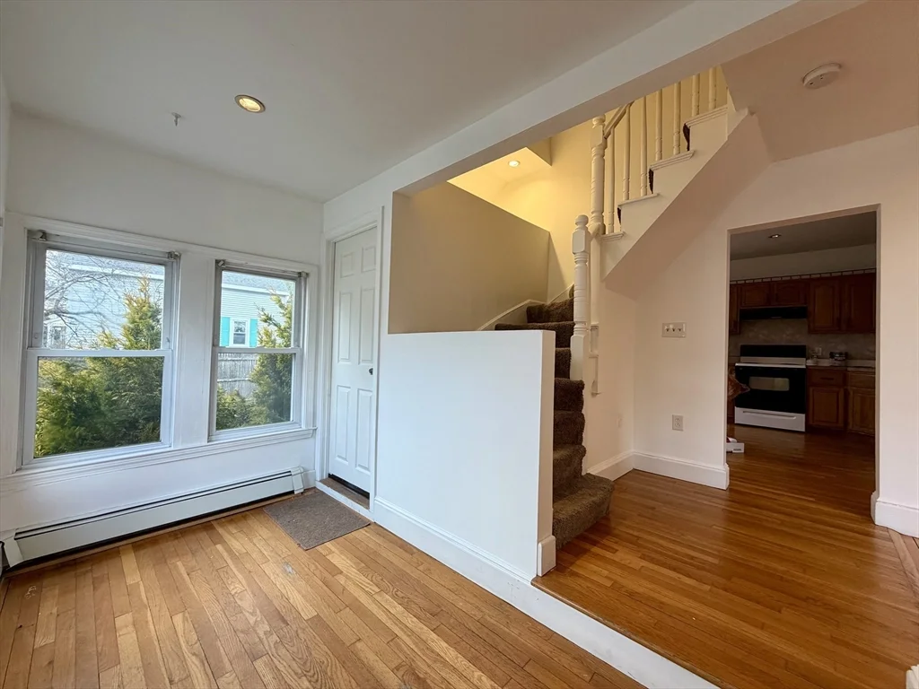 98 W Spring St, Avon