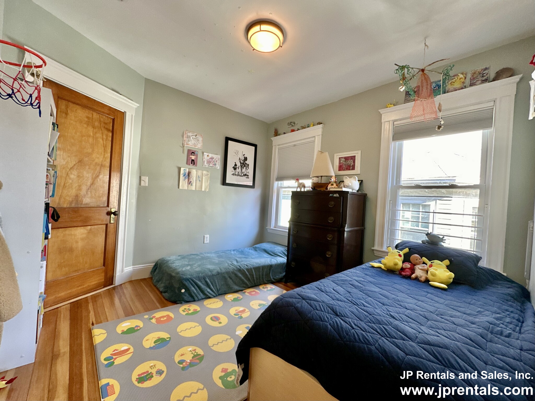 4 bed, 2 bath apartment for rent at 22 Sedgwick St Unit 2, Jamaica Plain — photo 23 of 26