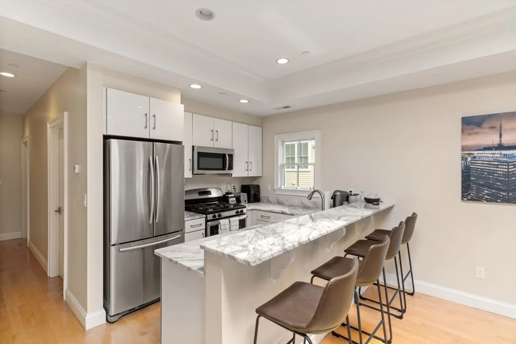 9 Sheridan, Neighborhood Nine