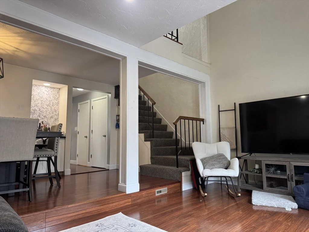 909 Pleasant St, Weymouth