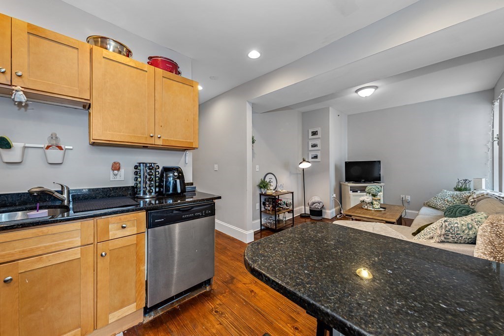 16 Sewall St, Mission Hill