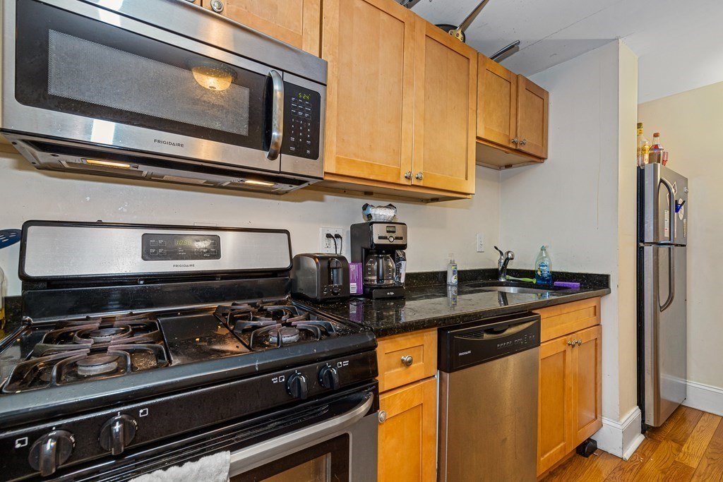 44 Hillside St, Mission Hill