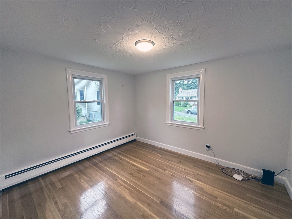 15 Wayland Rd, Wakefield