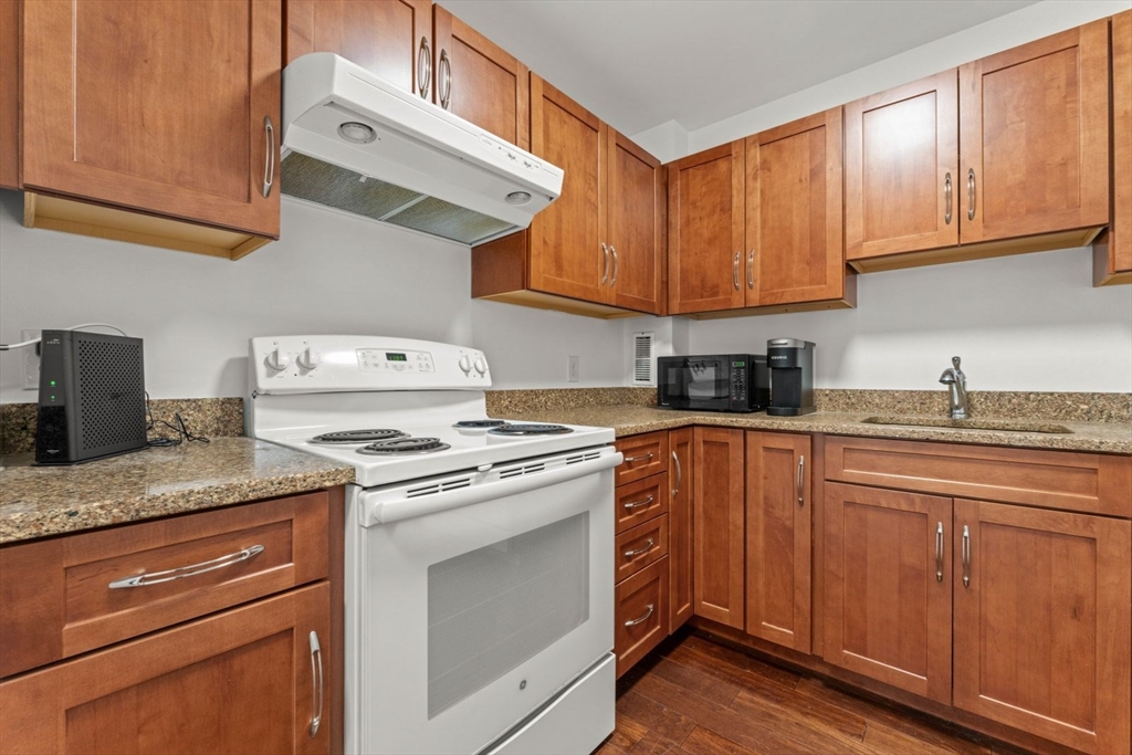 19 Winchester St, Coolidge Corner