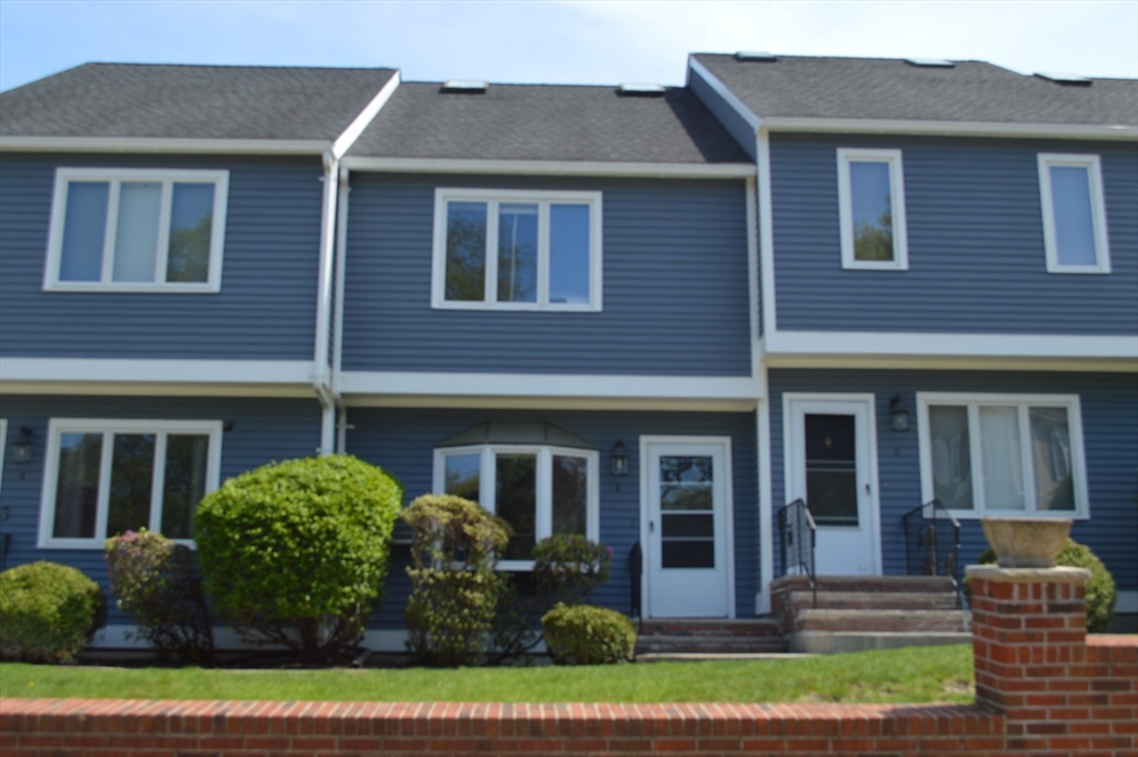 2 Turning Mill Ln, Quincy