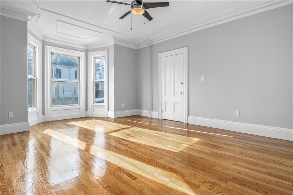 34 Neponset Ave, Hyde Park