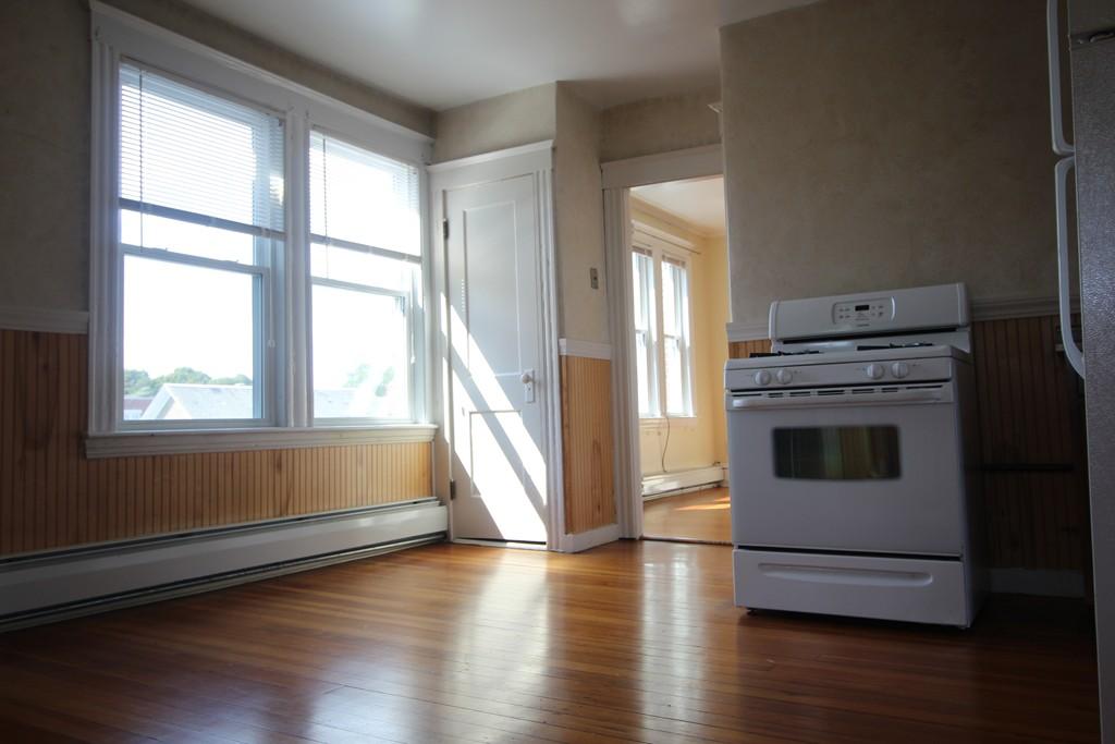 3 bed, 1 bath apartment for rent at 14 Chase St Unit 2, Salem — photo 4 of 4
