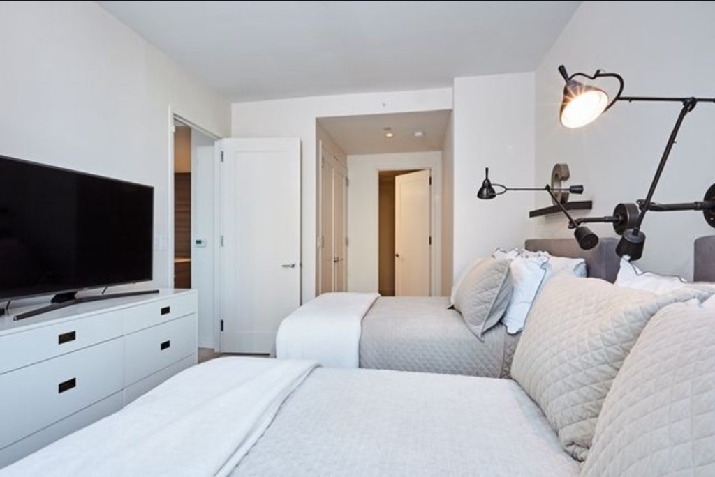 1 Franklin St, Midtown