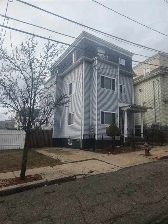 34 Florence, East Somerville